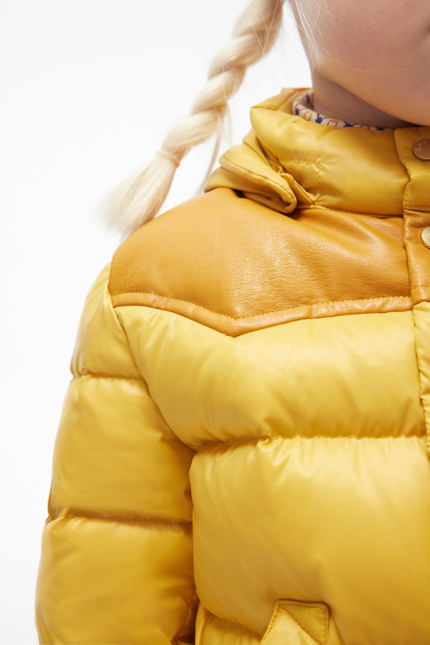 【Pre-order】HyperPuff™ Glossy - Short Puffer Jacket in Amber Glow