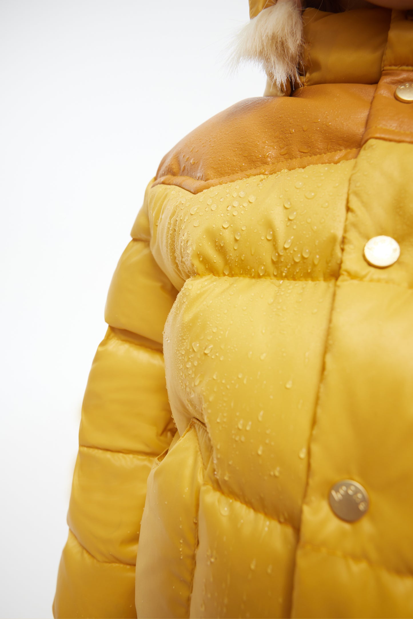 【Pre-order】HyperPuff™ Glossy - Short Puffer Jacket in Amber Glow